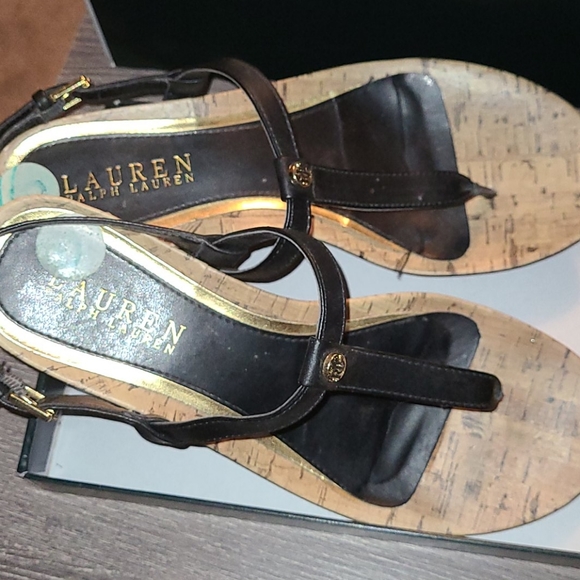 Sandals 👡 - Picture 2 of 4